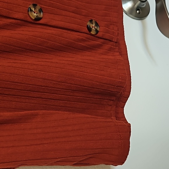 Cropped tank top, size XL, No Boundaries - Picture 3 of 5